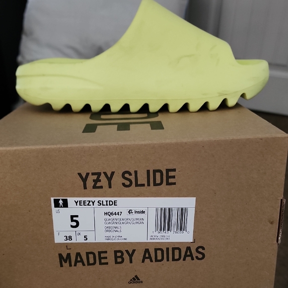 Adidas Kids Yeezy Slide - Bright Yellow - Picture 1 of 4